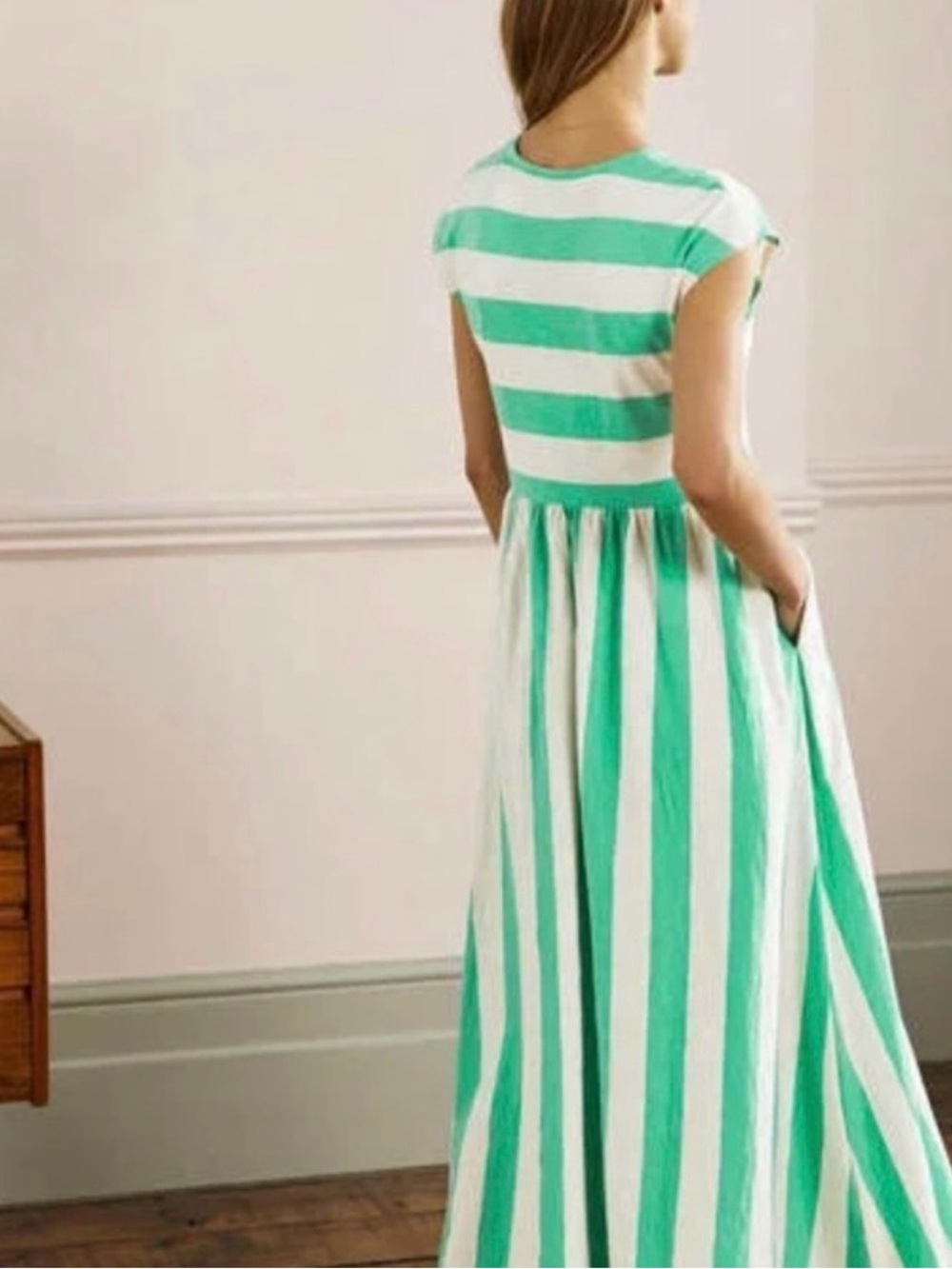 Boden Easy T-shirt midi maxi dress in gumdrop stripes. Green and white, size 6 - Picture 2 of 6